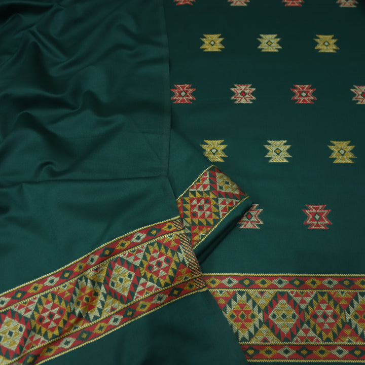 बेगमजान Dark Green Enhanced with Thread Weaved Hem Semi Pashmina Winter Set