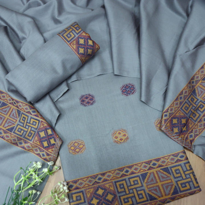 बेगमजान Cloud Grey Enhanced with Thread Weaved Hem Semi Pashmina Winter Set