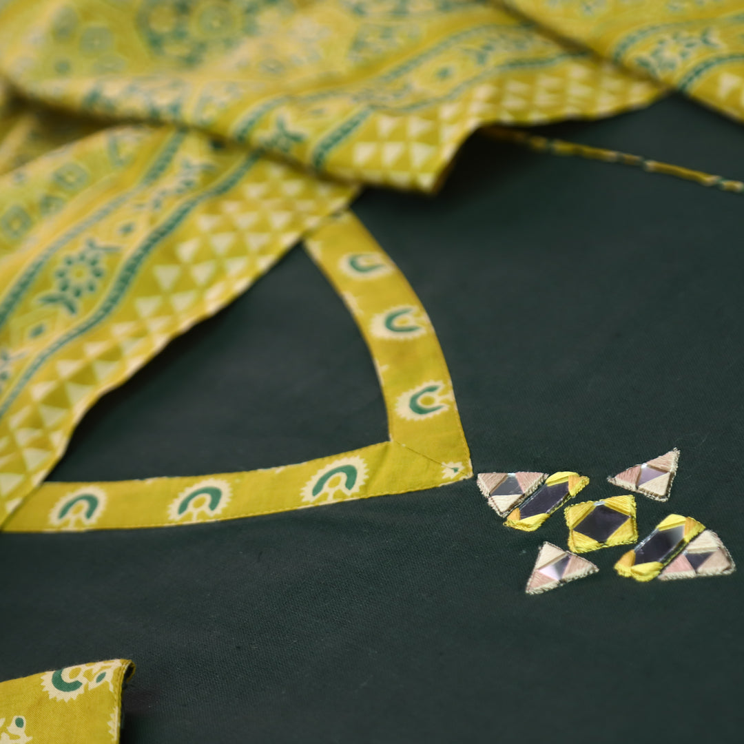 Srinagar Green Unique Panel and Pocket style cotton set