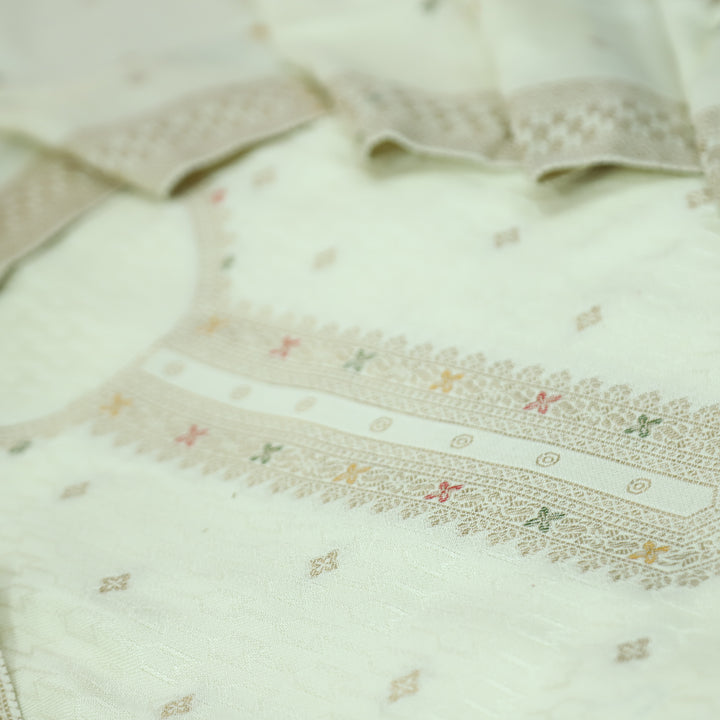 ईशानी Pearl White Balanced by All Over Zari Weaved Work Semi Pashmina Winter Set