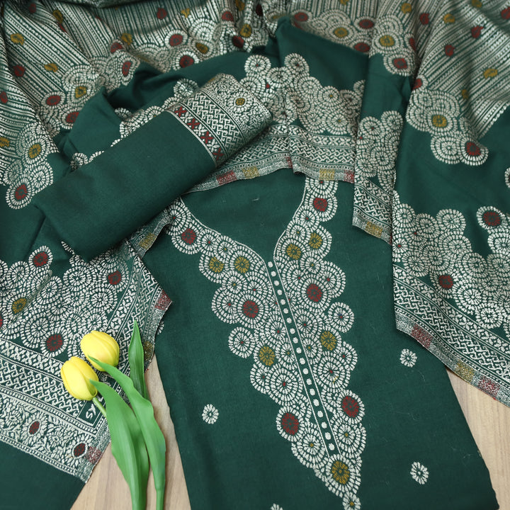 सांभवी Dark Green Defined By Thread and Zari Weaved Neck Semi Pashmina Winter Set