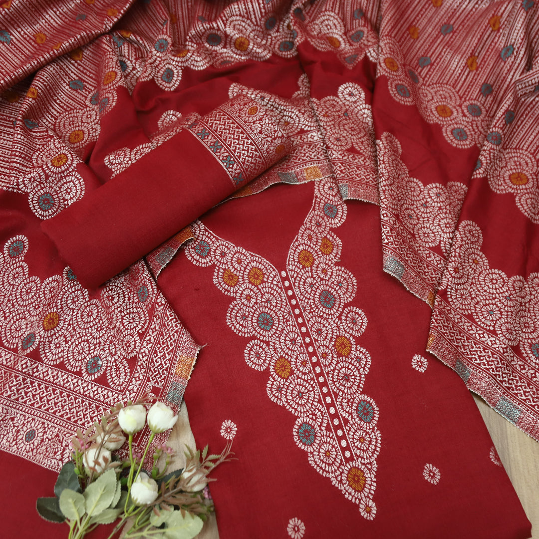 सांभवी Bride Red Defined By Thread and Zari Weaved Neck Semi Pashmina Winter Set