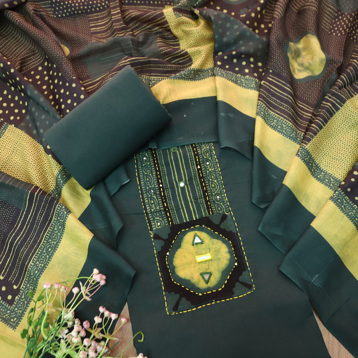 Noor Sacramento Green Printed Yoke with Mirror Work and Kantha Cotton Set