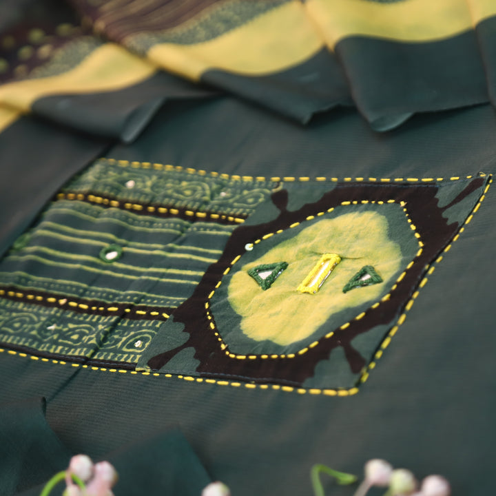 Noor Sacramento Green Printed Yoke with Mirror Work and Kantha Cotton Set