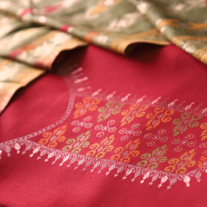 इशानी Bride Red Thread Weaved with Zari Work Semi Pashmina Winter Set