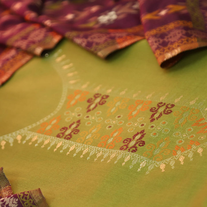 इशानी Grass Green Thread Weaved with Zari Work Semi Pashmina Winter Set