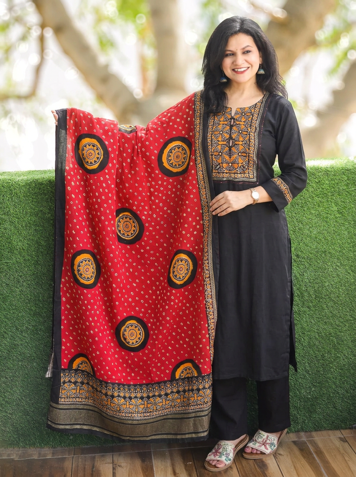 Khusboo Ebony Black Mirror Printed Yoke Gajji Silk Set