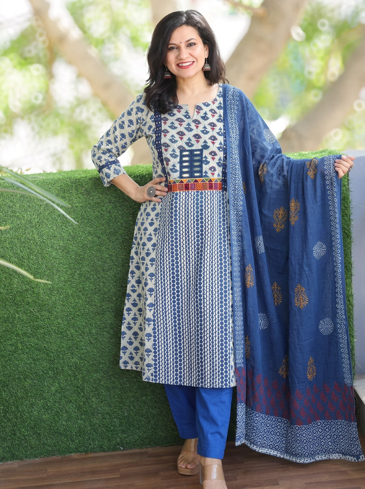 Aishwarya Faded Blue Panel Style Dabu Printed 3 Piece Set