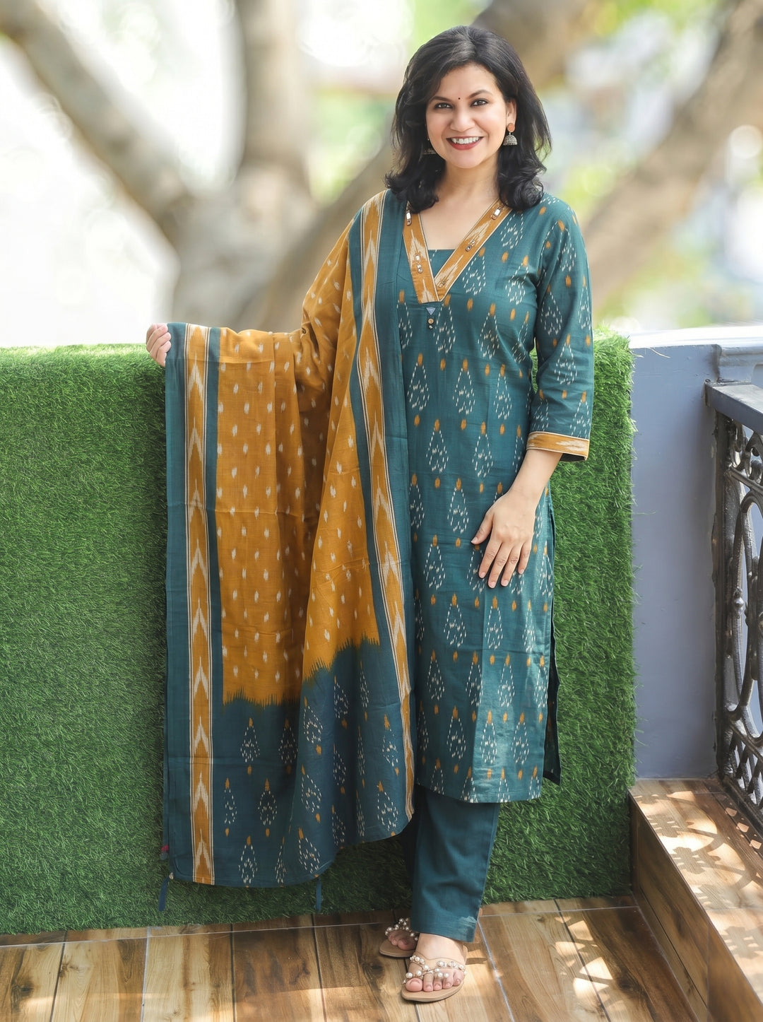 Shrivali Scralet Green Ikkat Cotton 3 Piece Set
