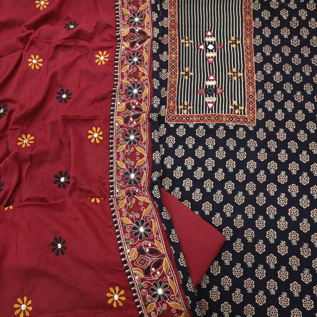 Khairiyat Charcoal Black Kutch Work Cotton Top With Cotton Dupatta
