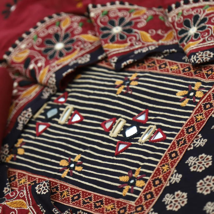 Khairiyat Charcoal Black Kutch Work Cotton Top With Cotton Dupatta