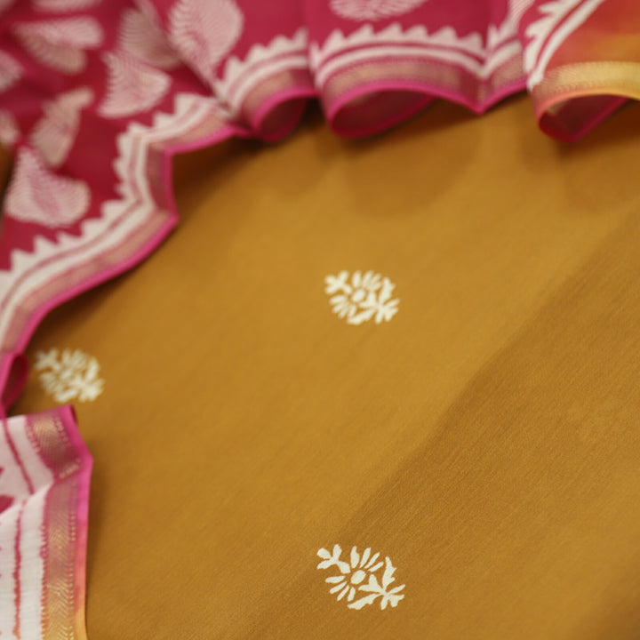 Mohataaz Medallion Yellow Printed Maheshwari Top With Dupatta Set