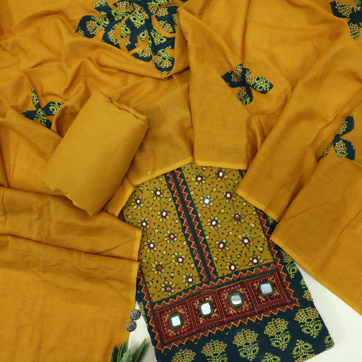 Khairiyat Dark Green Printed Cotton Top With Printed Cotton Dupatta