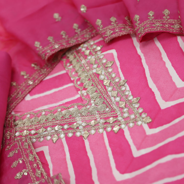 Furry Fuscia Pink Zig-Zag Muslin Top With Organza Dupatta