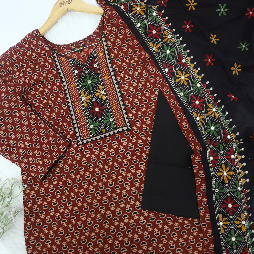 Khairiyat Jam Red Kutch Work Cotton Top With Cotton Dupatta 3 Piece Set