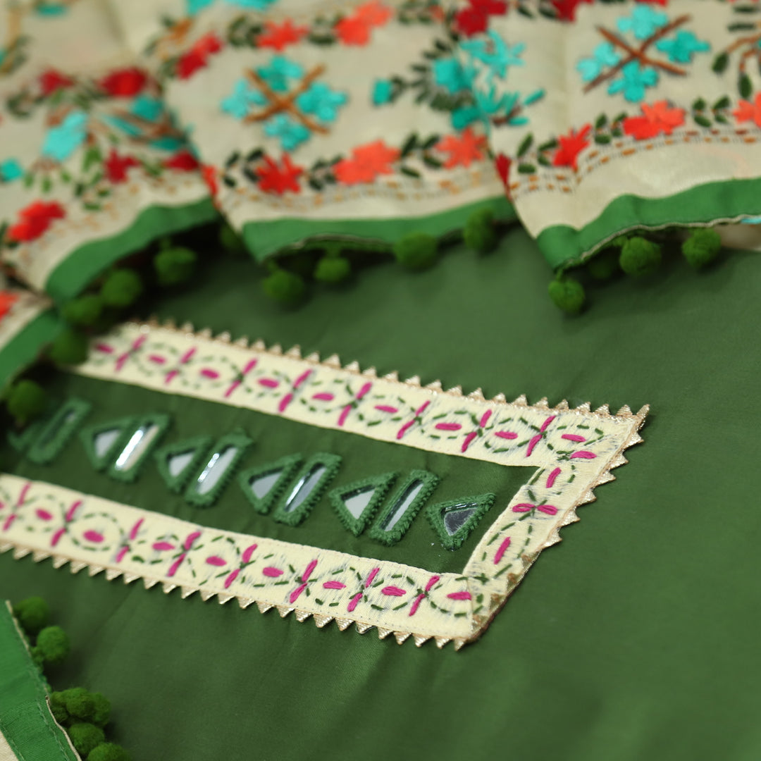 Farishta Crocodile Green Glazed Cotton Top With Art Silk Dupatta