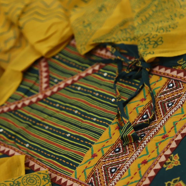 Ruhani Pine Green Angrakha Cotton Top With Cotton Dupatta