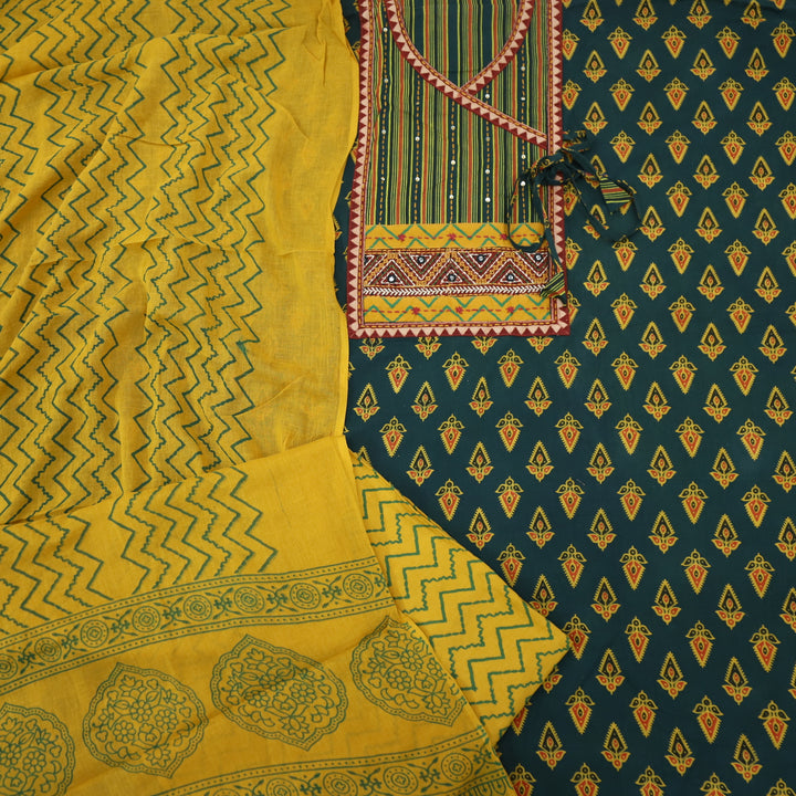 Ruhani Pine Green Angrakha Cotton Top With Cotton Dupatta