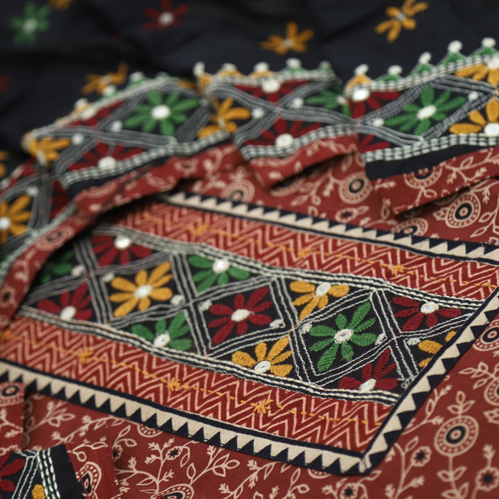 Khairiyat Jam Red Kutch Work Cotton Top With Cotton Dupatta