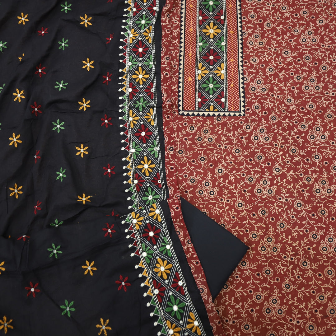 Khairiyat Jam Red Kutch Work Cotton Top With Cotton Dupatta