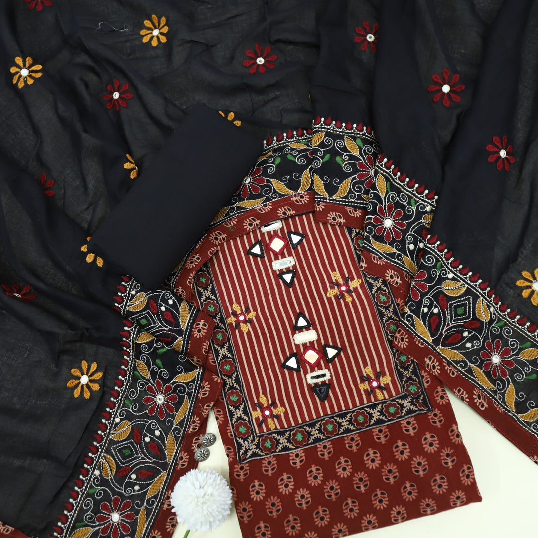 Khairiyat Crystal Red Kutch Work Cotton Top With Cotton Dupatta