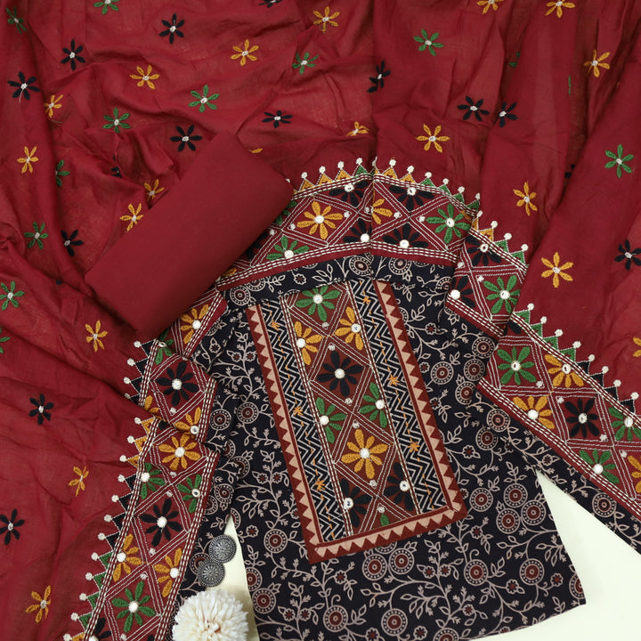 Khairiyat Fossil Black Kutch Work Cotton Top With Cotton Dupatta