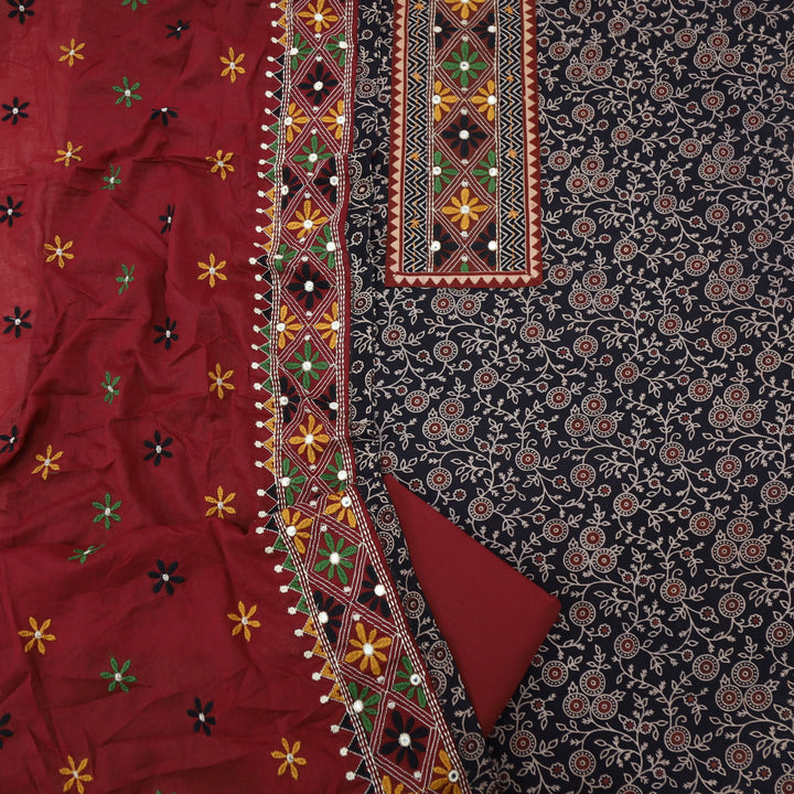 Khairiyat Fossil Black Kutch Work Cotton Top With Cotton Dupatta