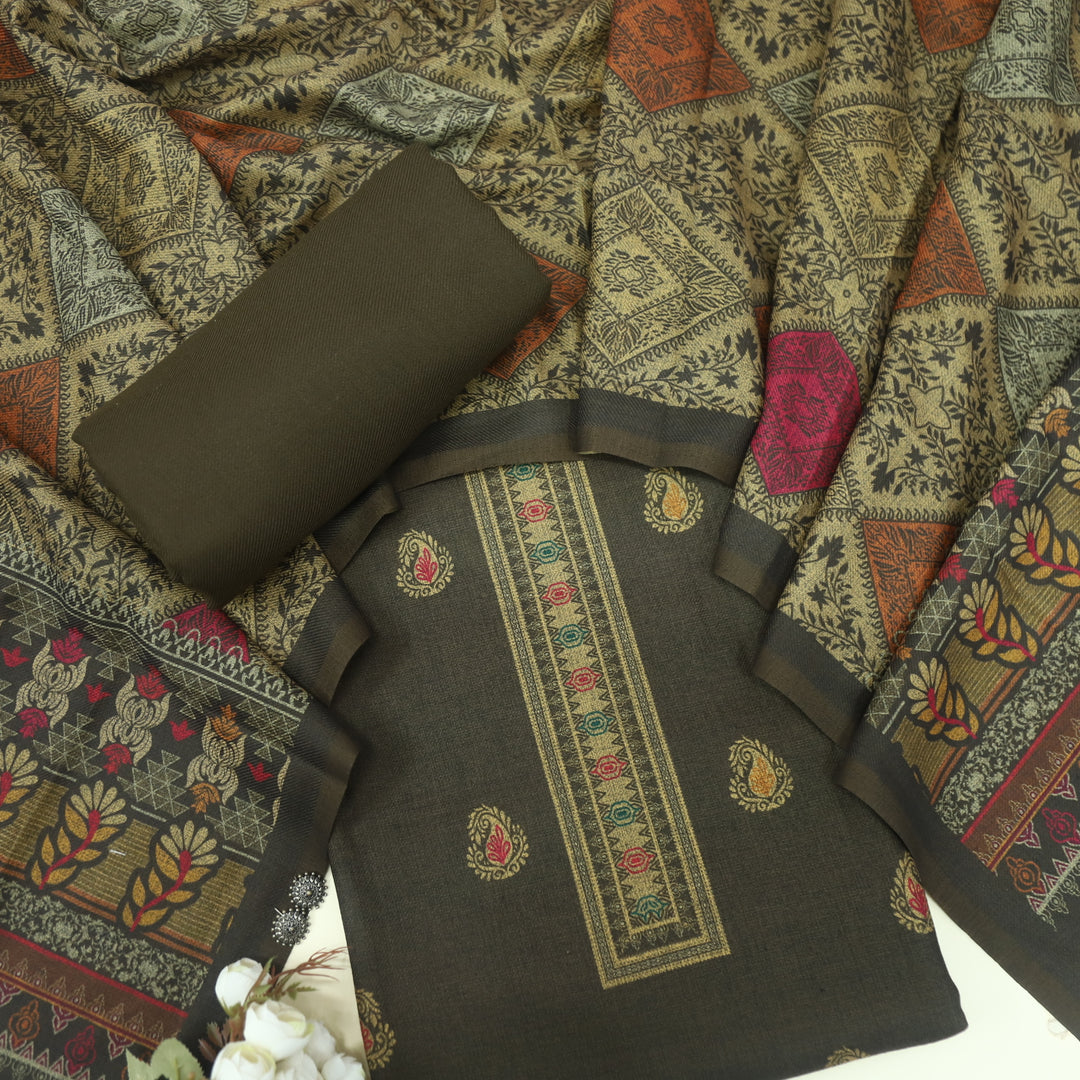 Kanika Mehnadi Green Digital Printed Kantha Weaved Hem Semi Pashmina Set