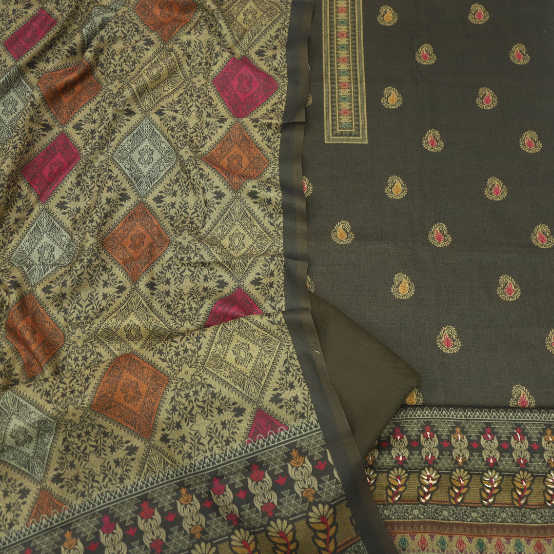 Kanika Mehnadi Green Digital Printed Kantha Weaved Hem Semi Pashmina Set
