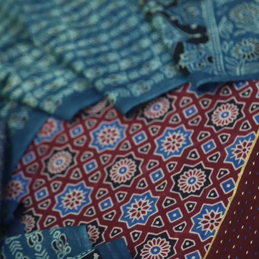 Soundraya Maroon Red Ajrak Printed with Blue Printed Cotton Dupatta Suit Se-D2