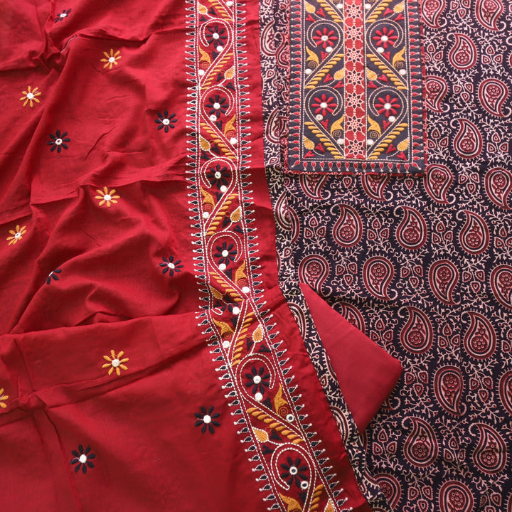 Khairiyat Off Black Kutch Mirror Work Neck Gamthi Cotton Suit Set