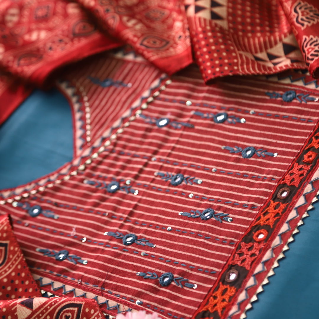 Noor Navy Blue Glazed Cotton Top and Digital Printed Mashru Dupattay