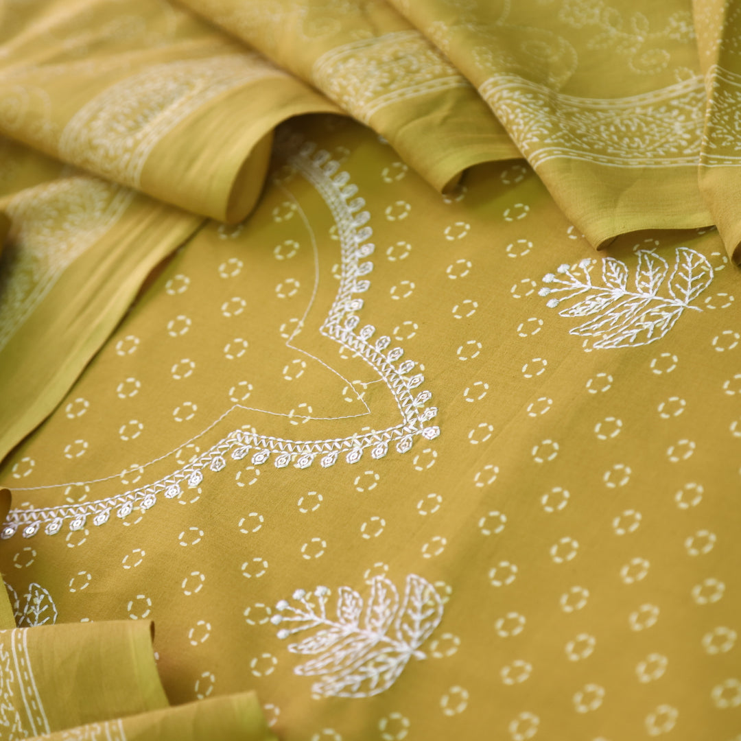 Rivaish Mustard Yellow Thread Neck Work Printed Cotton Suit Set
