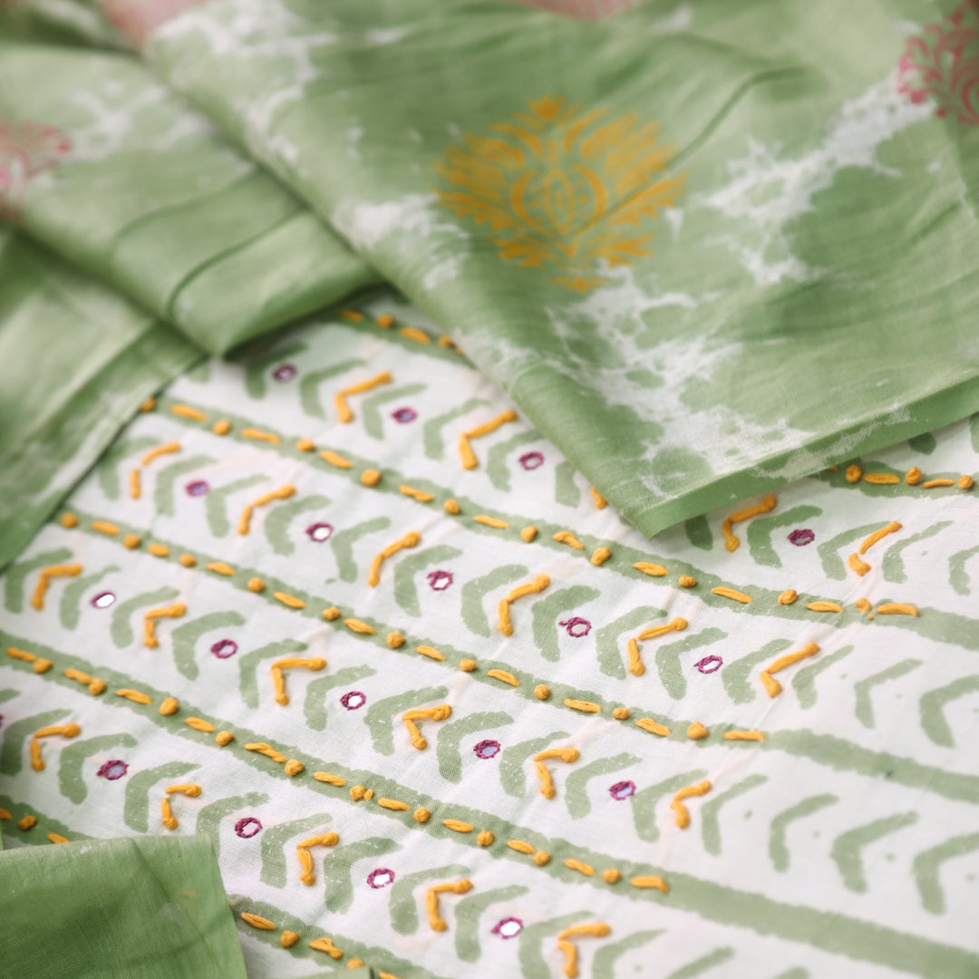 Udaari Grass Green Thread Neck Work Printed Cotton Suit Set