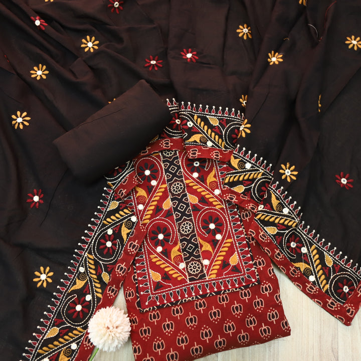 Pardesiya Jam Red Kutch Patch Neck Work Printed Cotton Suit Set