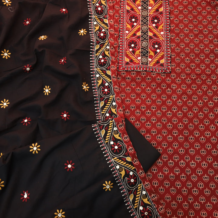 Pardesiya Jam Red Kutch Patch Neck Work Printed Cotton Suit Set