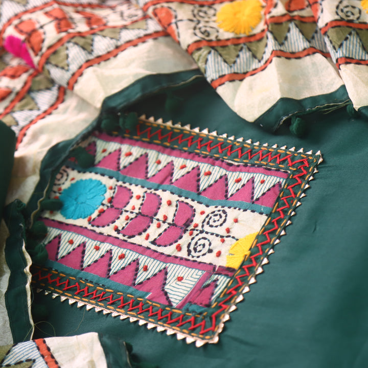 Kudiya Sacramento Green Phulkari Glazed Cotton Top With Art Silk Dupatta