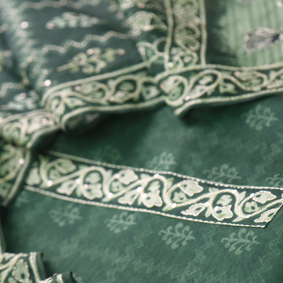 Soniye Sacramento Green Kantha Embroidery Digital Printed Chanderi Suit Set