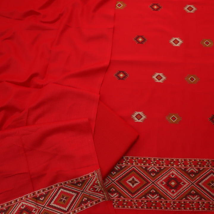 कृति Maroon Red Kullu Thread Weaved Hem Semi Pashmina Winter Suit Set