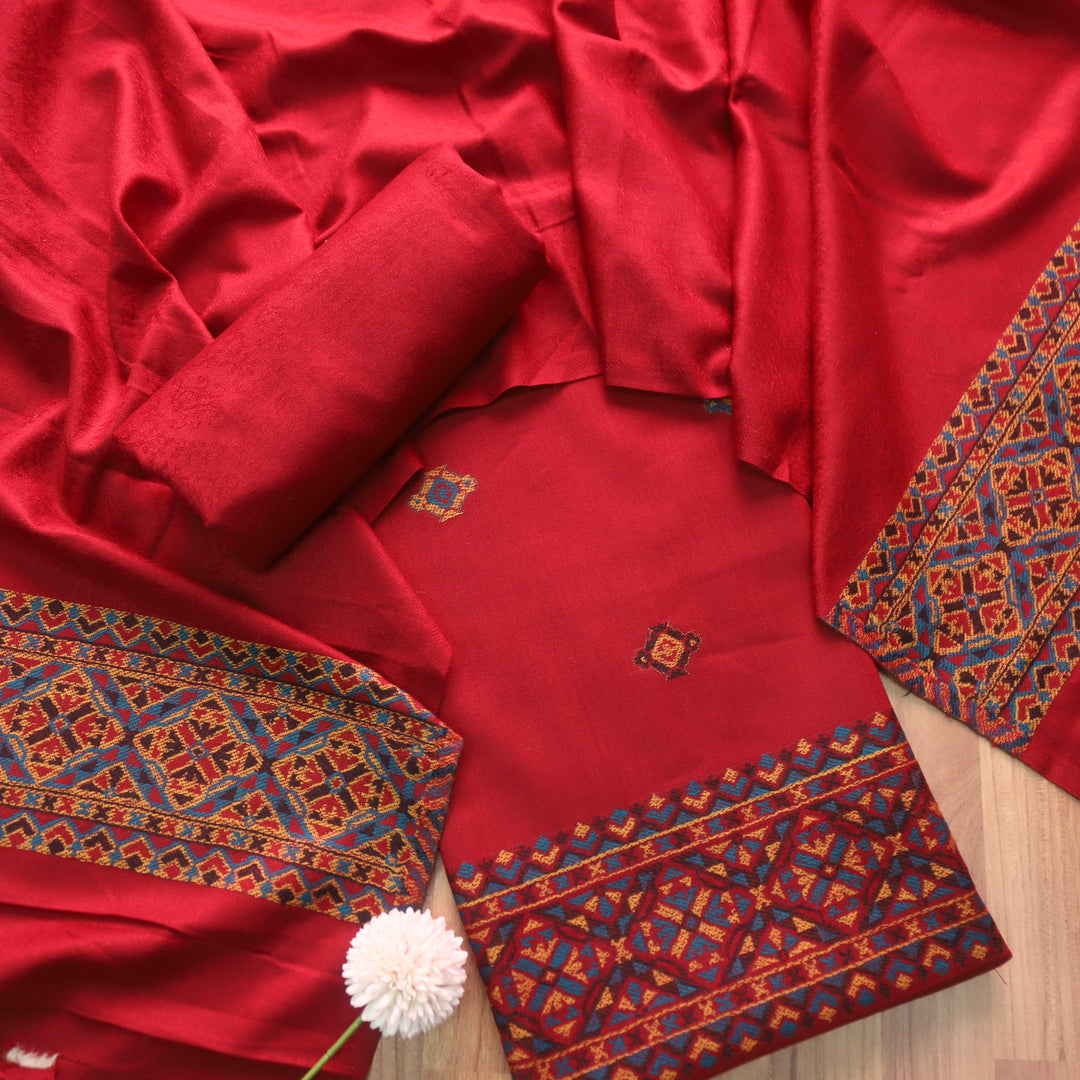 निकुंज Burnt Maroon Kullu Thread Weaved Hem Semi Pashmina Winter Suit Set