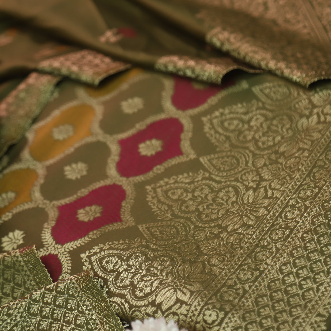 दर्शनी Olive Green All Over Zari Weaved Semi Pashmina Winter Set