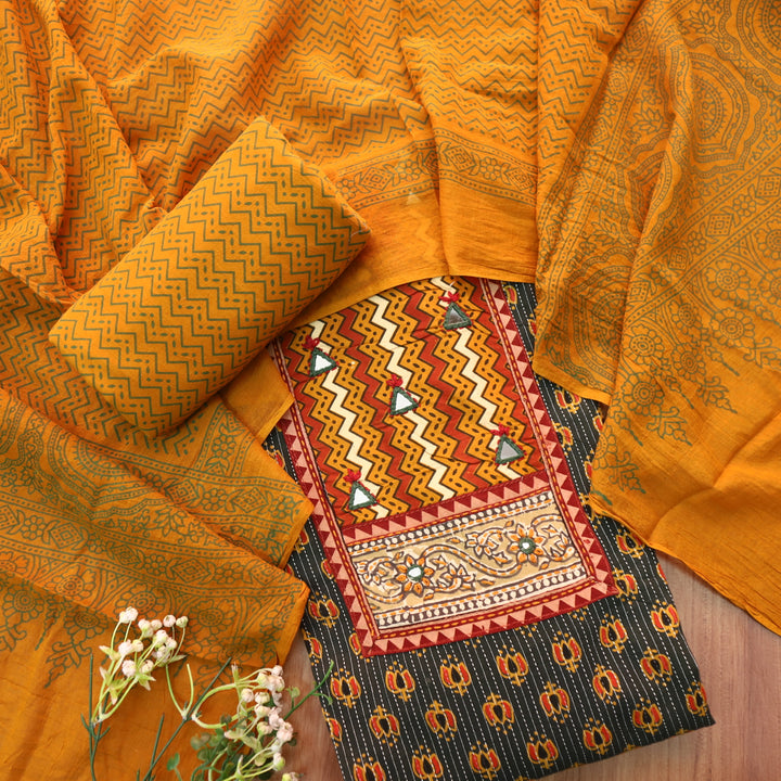 Chandni Pine Green Leheriya Printed Patch In Lotus Print Cotton Suit Set