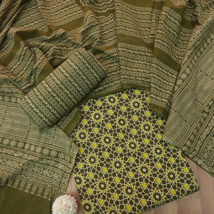Temptation Pine Green All Over Block Printed Cotton Rayon Suit Set