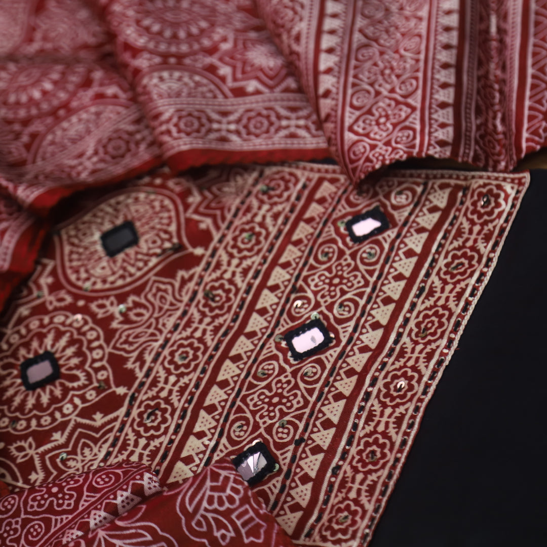 शर्बत Kaala Khatta Black with Red Mashru Patch with Mirror Glazed Cotton Suit Set