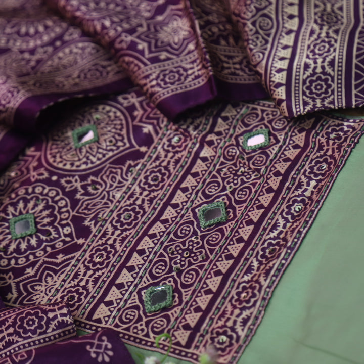 शर्बत Shahi Elaichi Green with Purple Mashru Patch with Mirror Glazed Cotton Suit Set