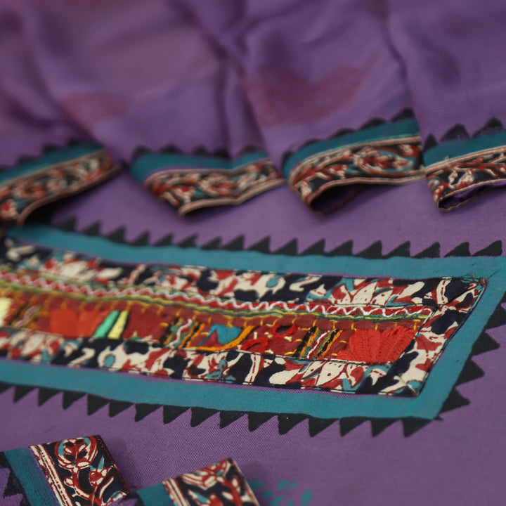 Mayaroop Maupe Purple Embriodered Patch on Neck in Block Print Cotton Suit Set