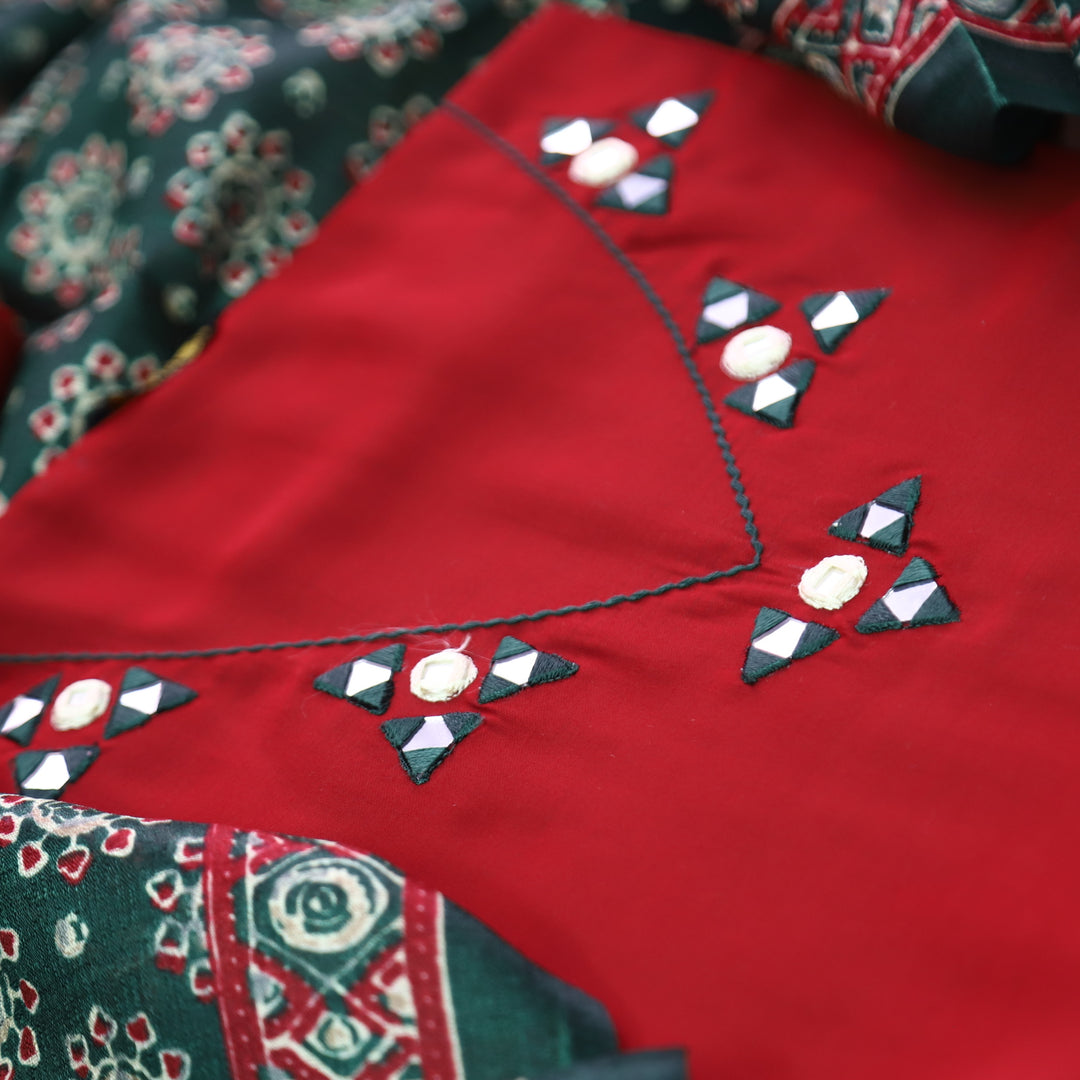 Saheli Maroon Red V Neck Mirror Work Detailing Neck Roman Silk Set with Green Dupatta