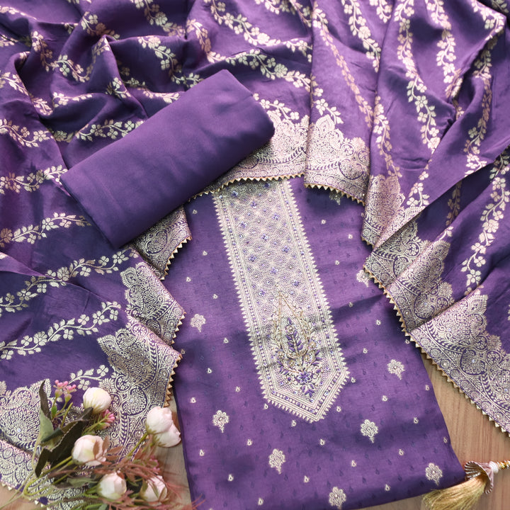 Darmiyan Orchid Purple Zari Weaved Work with Kardana Detailing Dola Silk Set