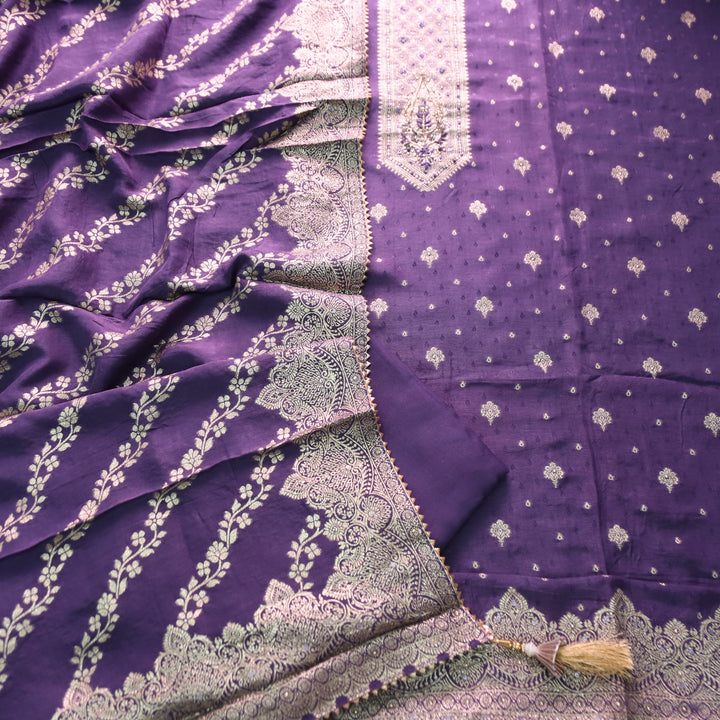 Darmiyan Orchid Purple Zari Weaved Work with Kardana Detailing Dola Silk Set