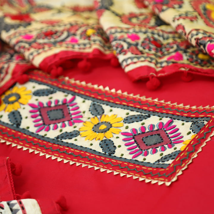 Kudiye Coral Blush Phulkari Neck Patch Work Glazed Cotton Top With Art Silk Dupatta